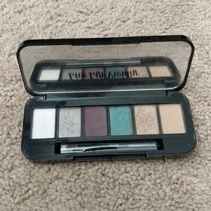 Buxom eye shadow bar